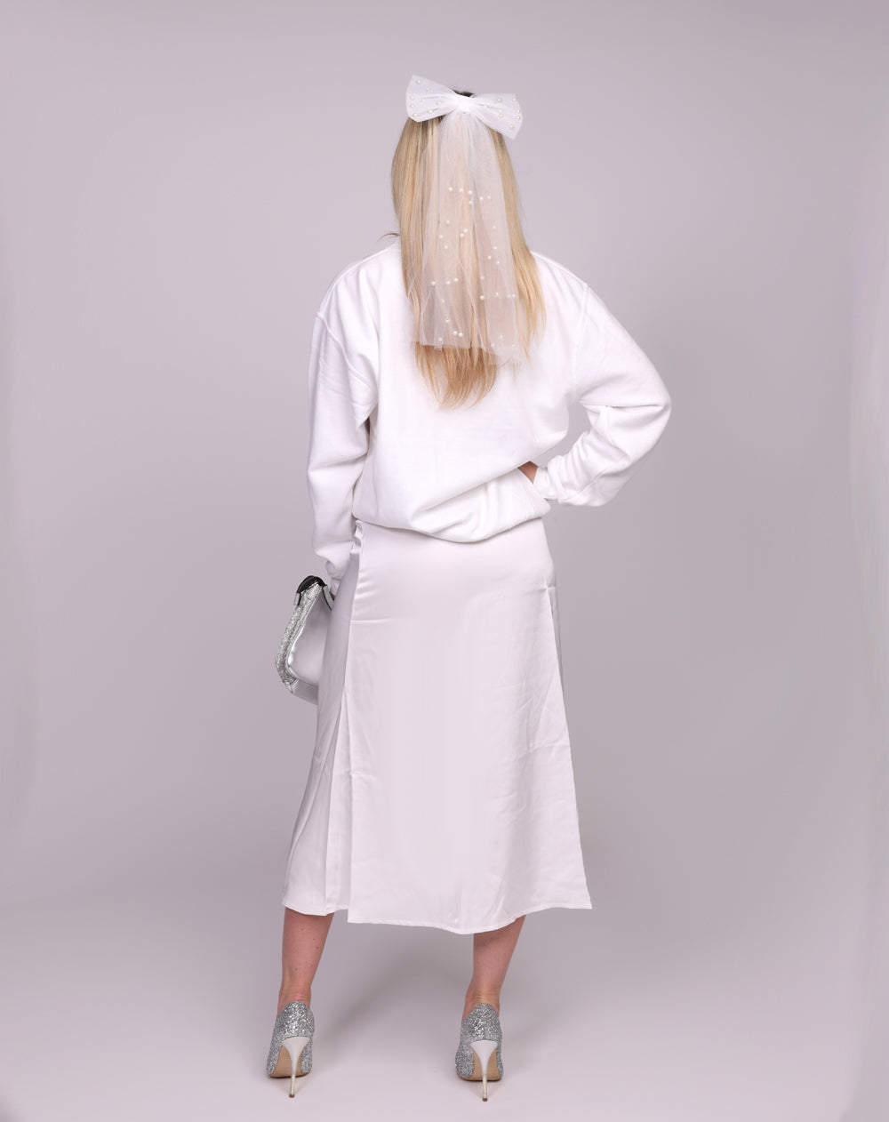 Gold leopard print bride sweatshirt, ideal for hen party or wedding day