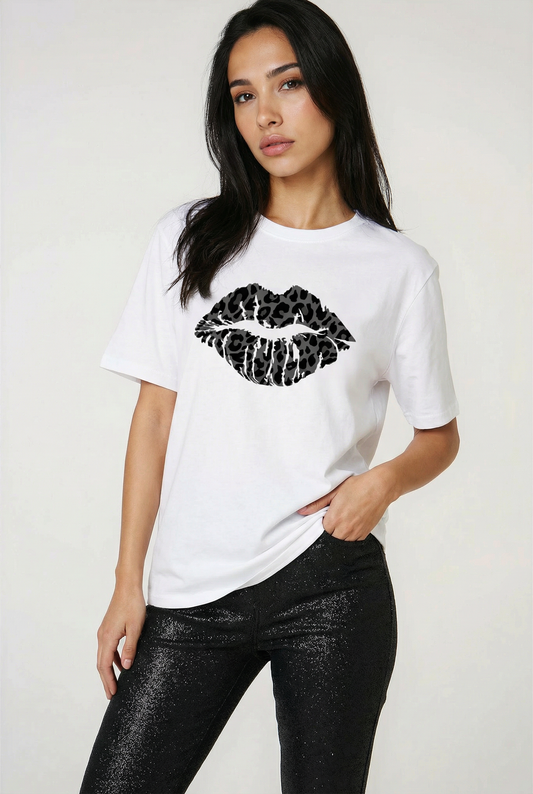 Black Leopard Lip Motif Oversize Tshirt Top In White