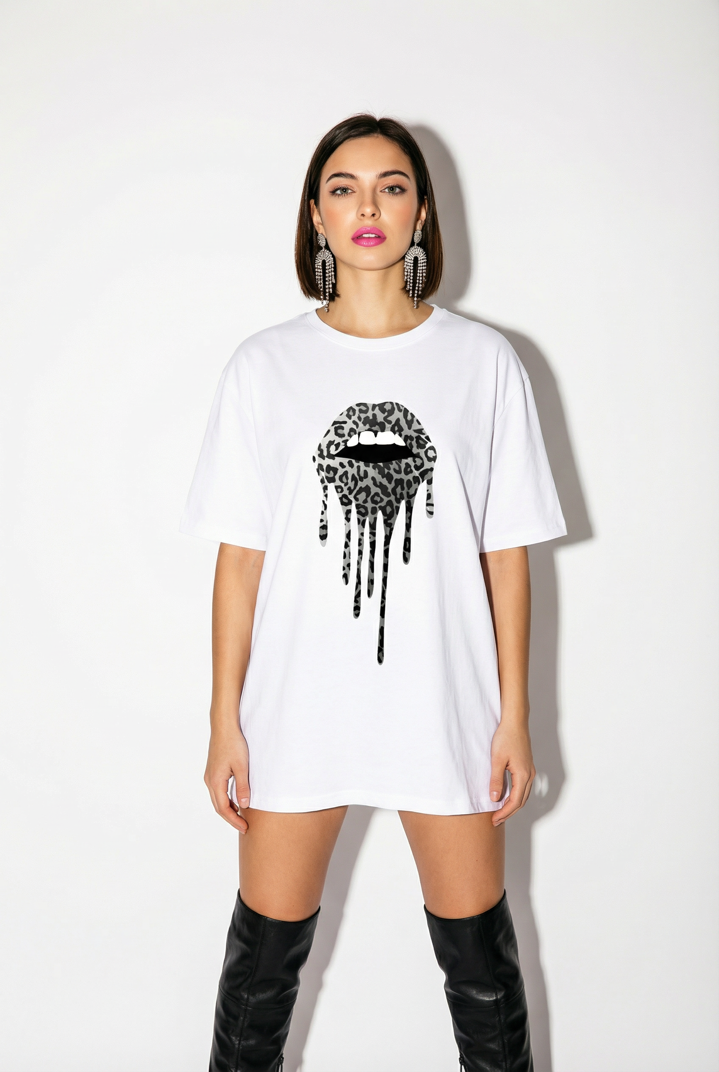 Monochrome Drip Lip TEE