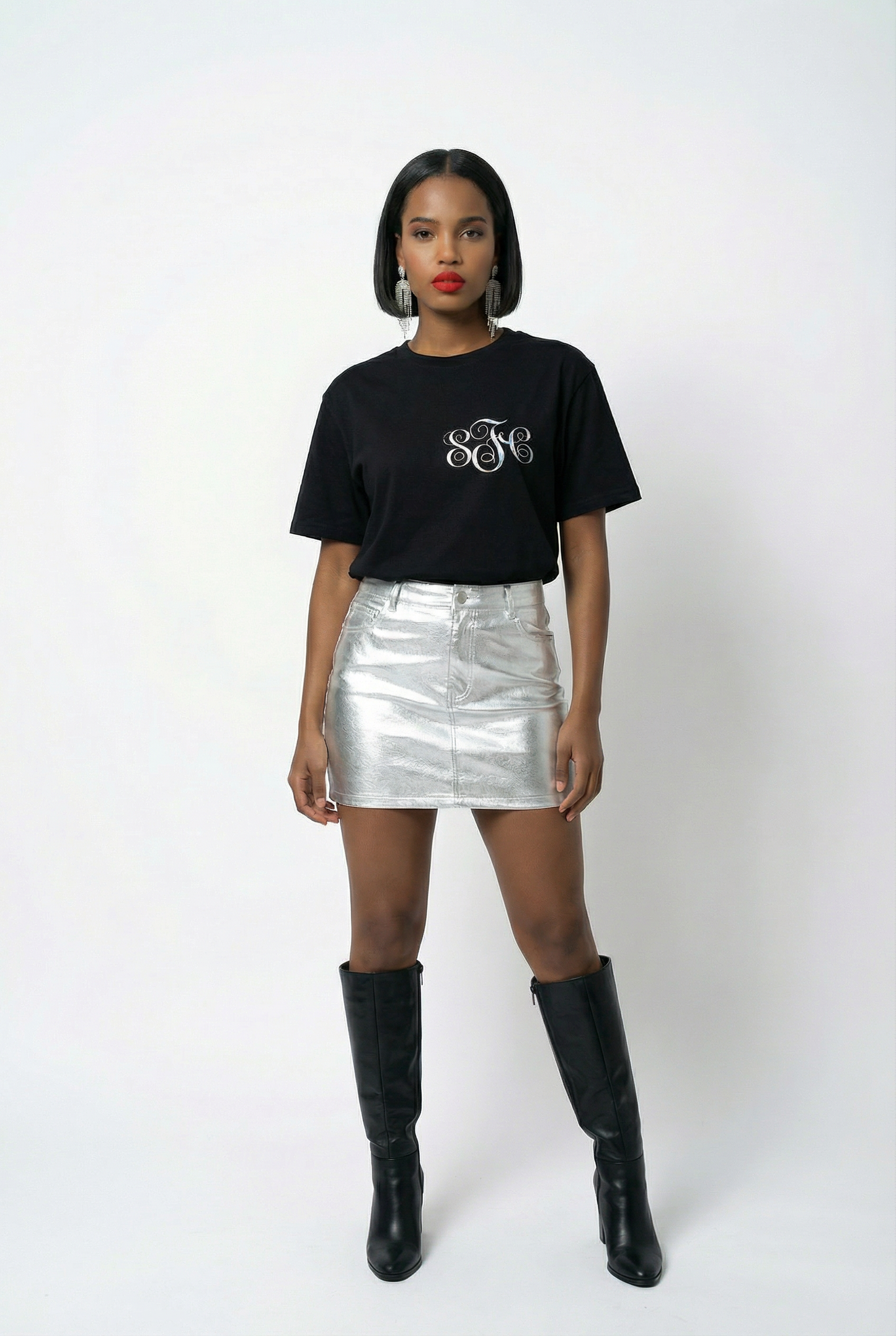 Personalised Monogram Initial Outline Silver Foil Tshirt Top In Black