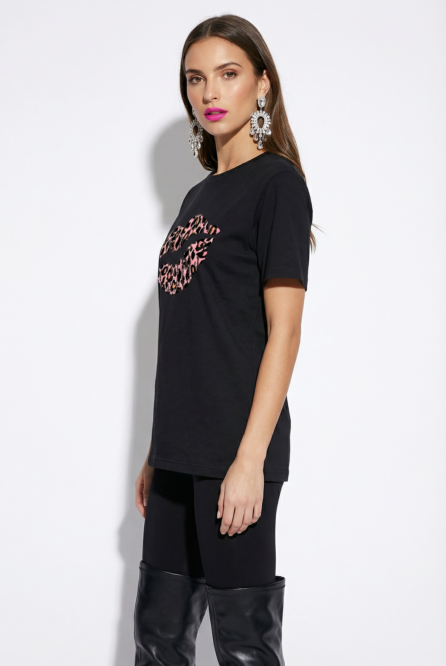 Pink and Orange Leopard Graphic Lip T-shirt in Black