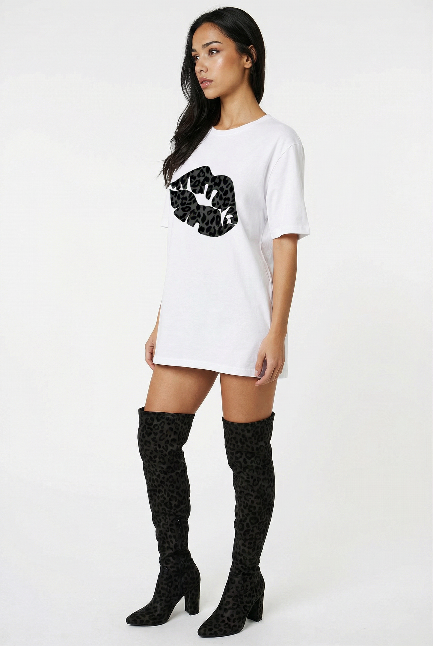 White Oversize T-shirt With Black Leopard Lip Print