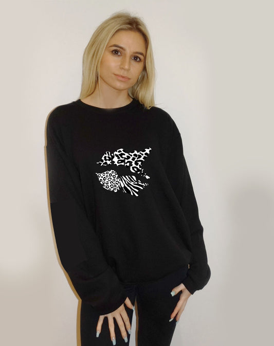 Black Oversized Sweatshirt With  Animal Print Kiss Smudge Motif