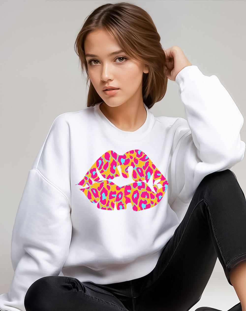 White Oversize Sweatshirt With Orange And Blue Leopard Lip Print