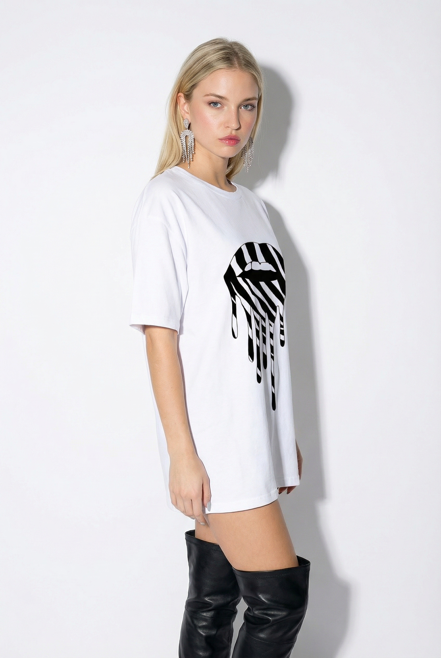 Zebra Drip Lip TEE