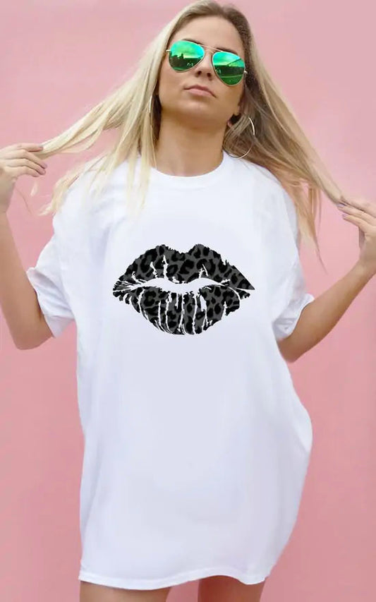 Black Leopard Lip Motif Oversize Tshirt Top In White