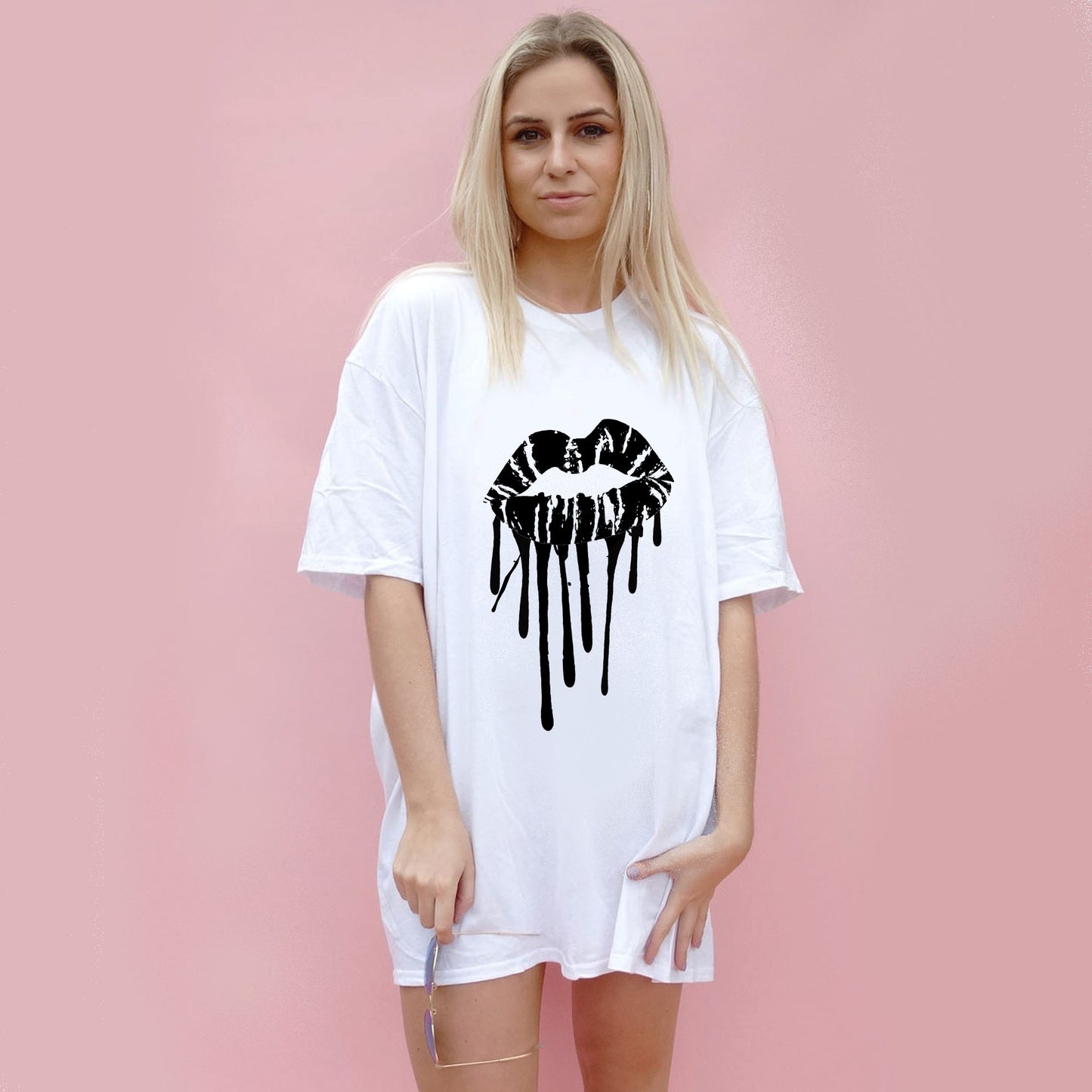 Black Drip Kiss Oversize Tshirt In White