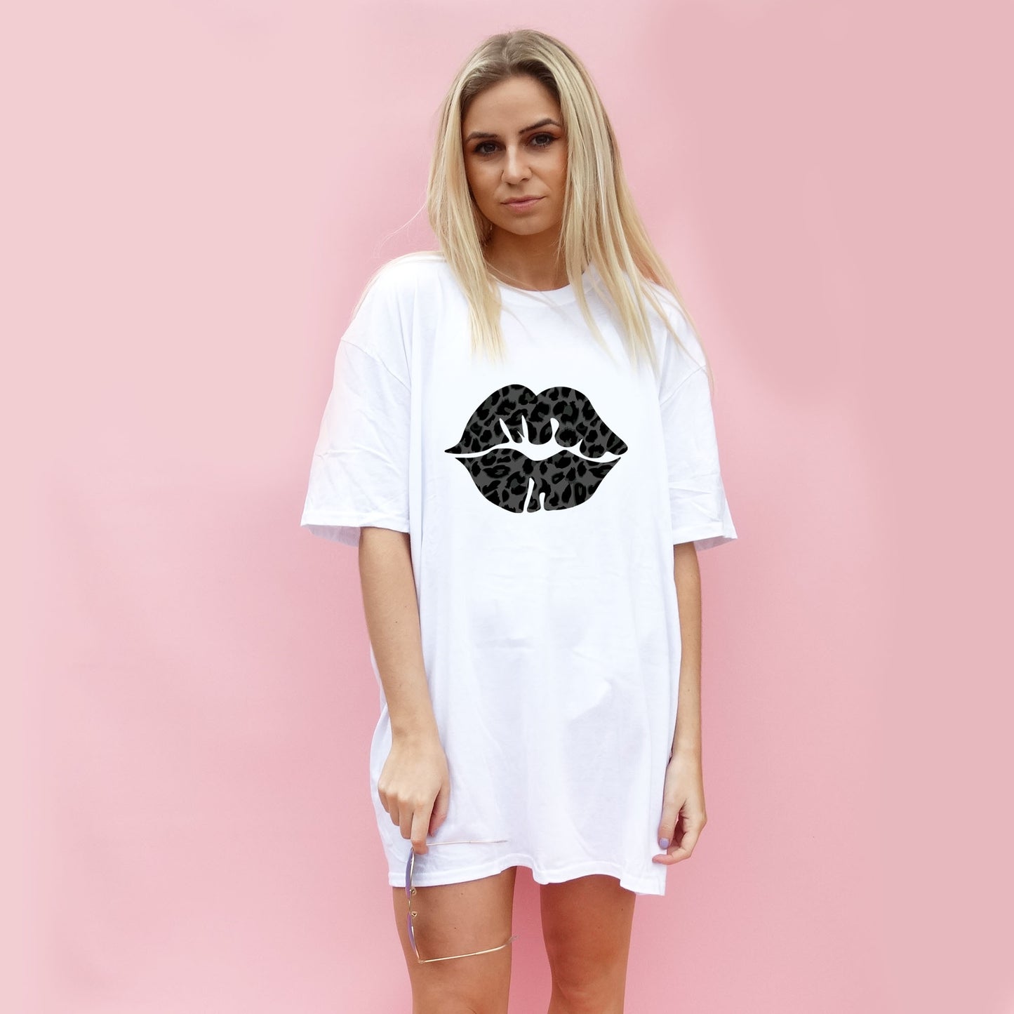 Black Leopard Line Lip Motif Oversize Tshirt In White