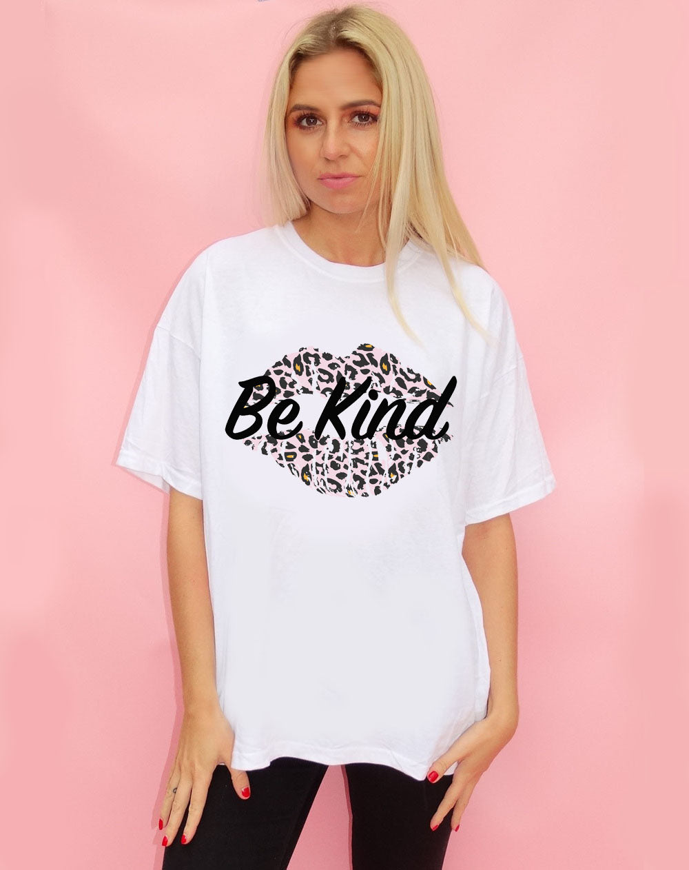 White Tshirt with Be Kind Slogan & Pink/Orange Leopard Kiss