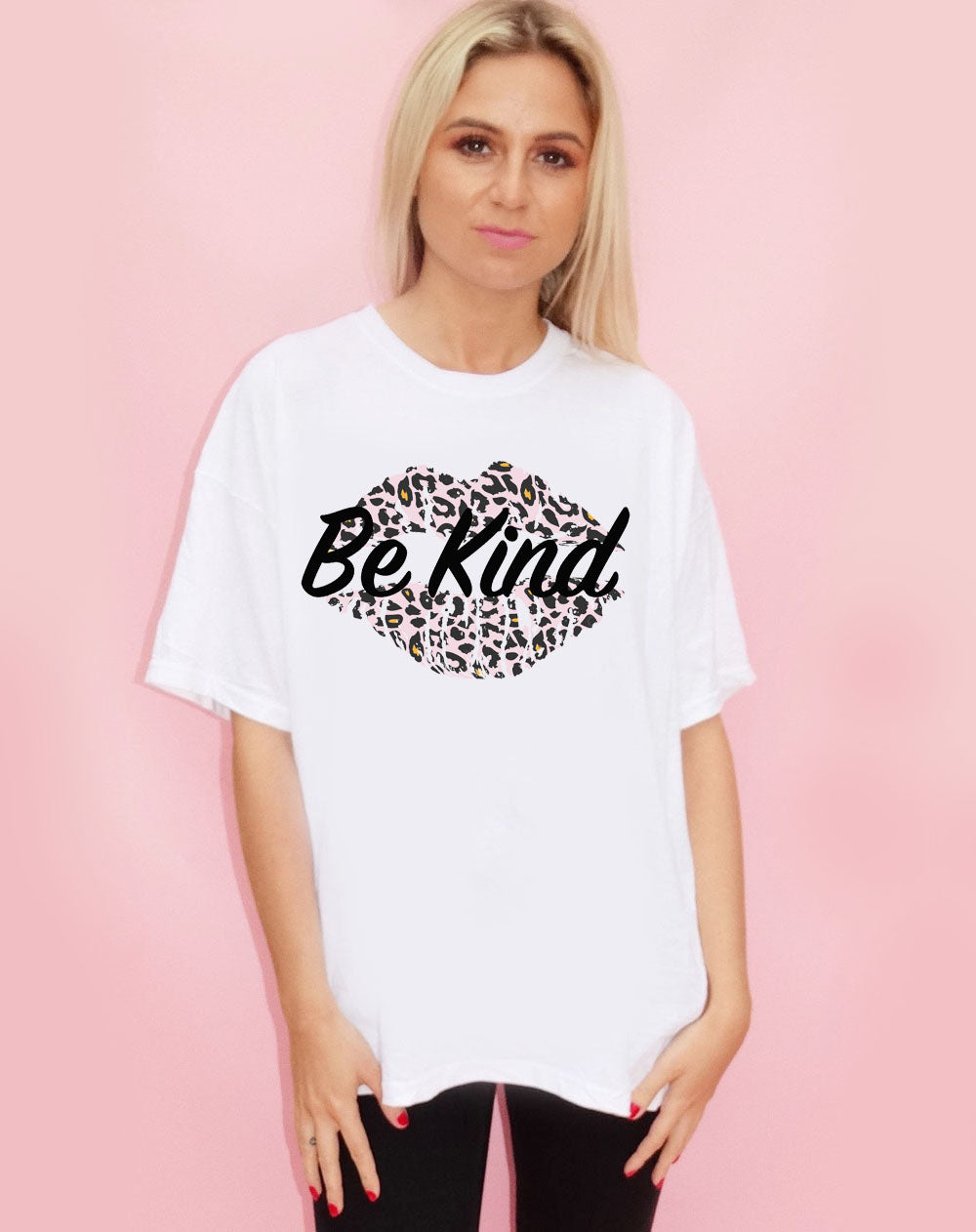 White Tshirt with Be Kind Slogan & Pink/Orange Leopard Kiss