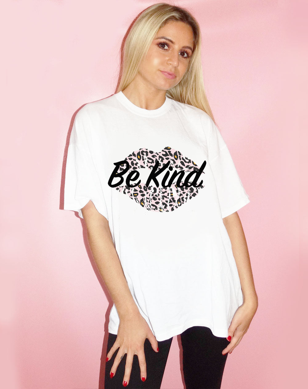 White Tshirt with Be Kind Slogan & Pink/Orange Leopard Kiss