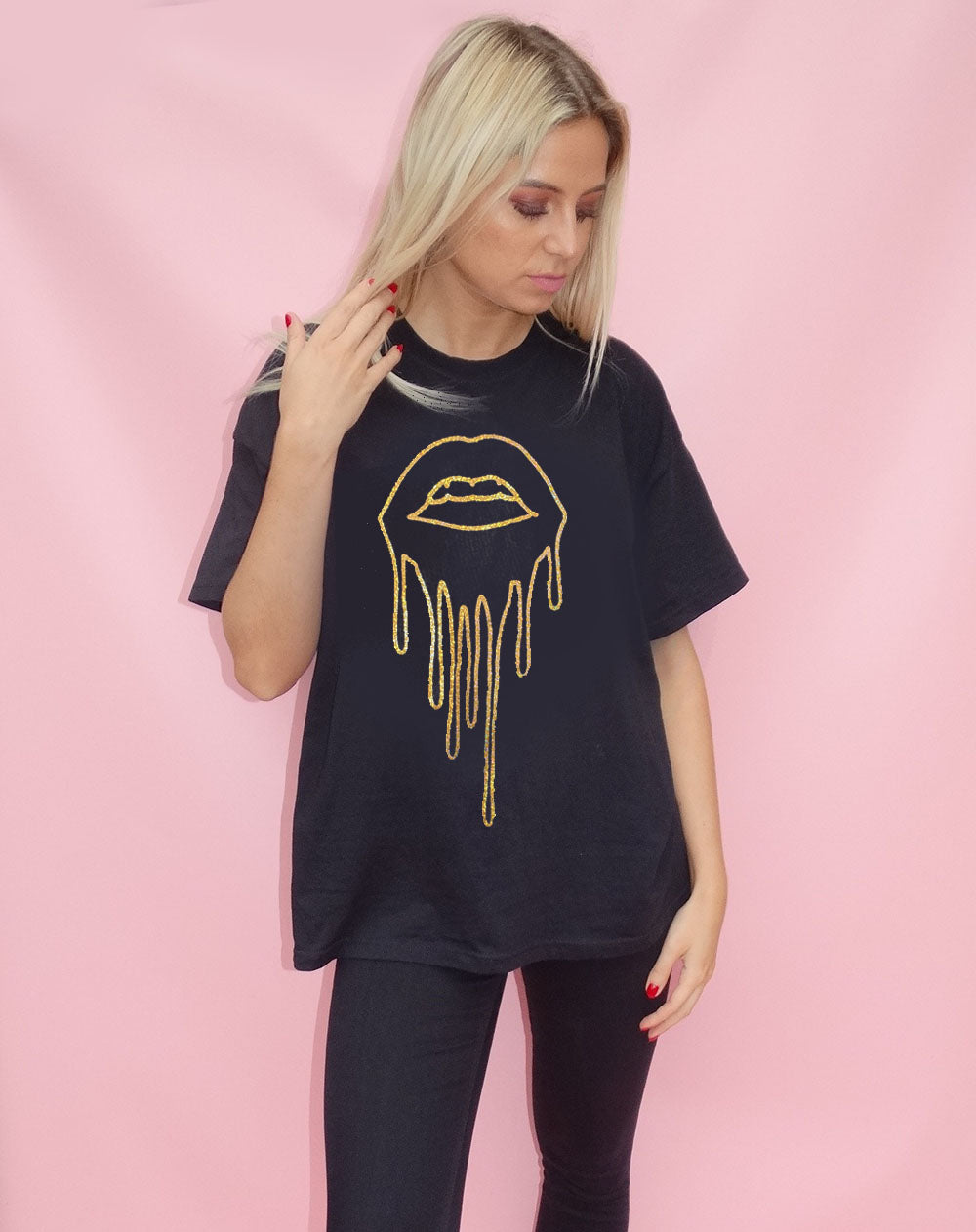 Gold Holographic Drip Lip Outline Print Tshirt In Black