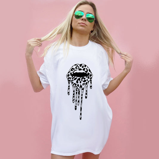 Leopard Print Outline Drip Lip Tshirt In White