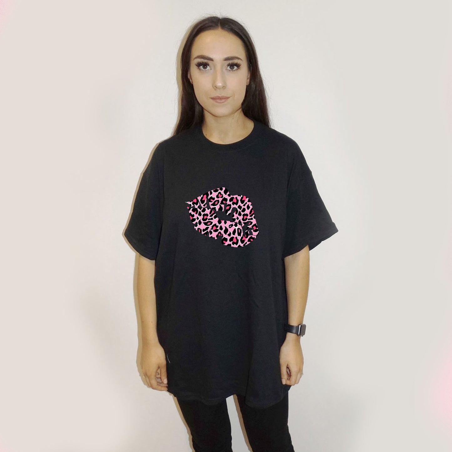 Black Oversize T Shirt With Pink And Rose Leopard Lip Print